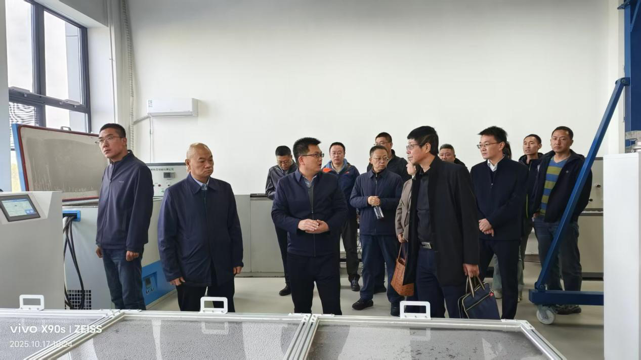 甘肅省節(jié)能監(jiān)察中心主任梁寶靖一行到西部工程檢測研發(fā)基地和甘肅土木工程院調(diào)研